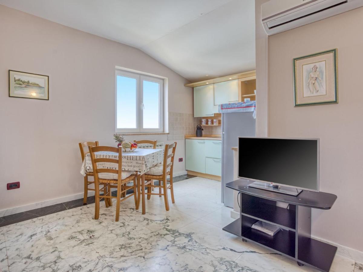 Apartment Daria-3 By Interhome Porec Esterno foto